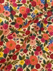 Renkli Bahar Çiçekleri Desenli Kumaş