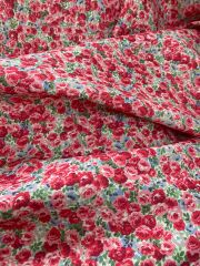 Kırmızı Top Çiçekli Romantik  Desenli Kumaş