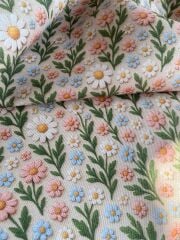 3D Nakış Papatyalar Desenli Kumaş