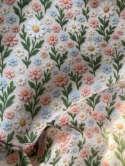 3D Nakış Papatyalar Desenli Kumaş