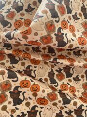 Bej Zeminli Cadılar Bayramı Desenli Kumaş