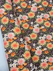 Kahverengi Zemin Çiçek Desenli Kumaş