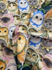 Fularlı Kedicikler Desenli Kumaş