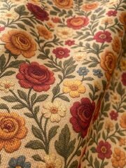 Retro Gül Bahçesi Desenli Kumaş