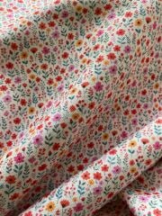 Çıtır Pembe Ve Kırmızı Krem Zeminli Çiçekli Desenli Kumaş