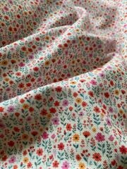 Çıtır Pembe Ve Kırmızı Krem Zeminli Çiçekli Desenli Kumaş