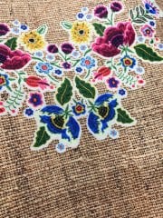 Keten Zemin Çiçek Desenli Kumaş