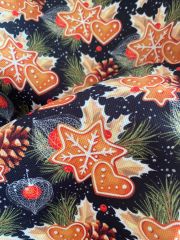 Yılbaşı Kurabiyeleri ve Altın Çilek Desenli Kumaş