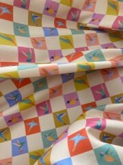 Renkli Dama Kuş  Desenli Kumaş